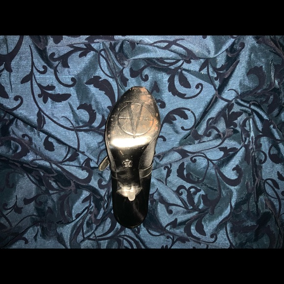 Vince Camuto black satin open toe heels - Picture 3 of 3